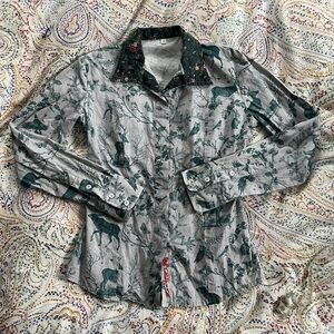 NWOT Middy n Me green forest-themed button down